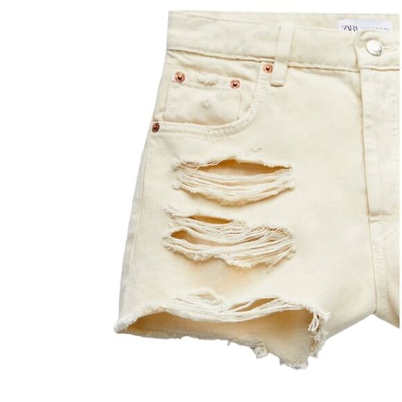 ZARA | Ecru | STRAIGHT CUT SHORTS - Picture 4 of 11